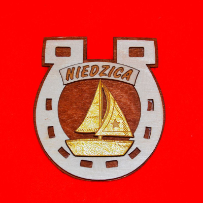 Drewniana PODKOWA Z ŻAGLÓWKĄ magnes